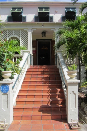 entrance_to_sunbury_plantation_house
