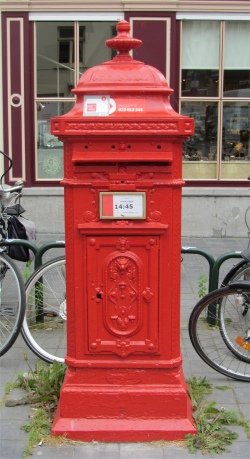 bruges_postbox