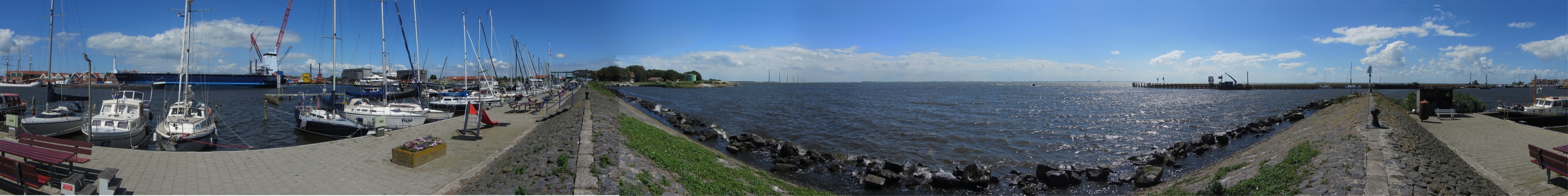 view_from_urk_marina