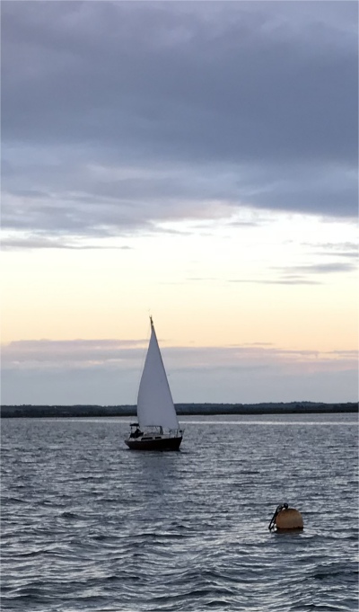 solitary_yacht_on_the_blackwater