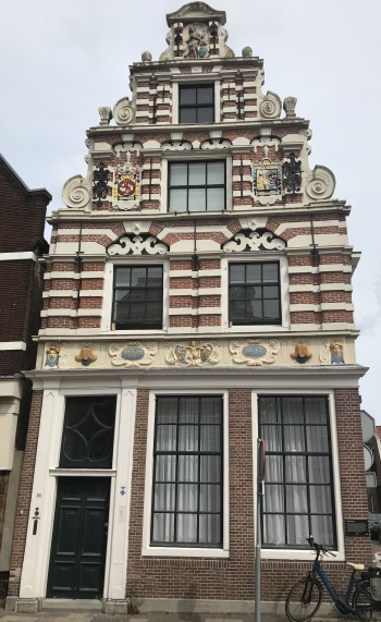 pretty_frontage