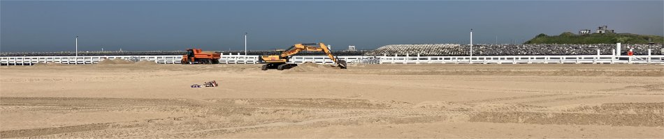 solitary_couple_on_klein_strand