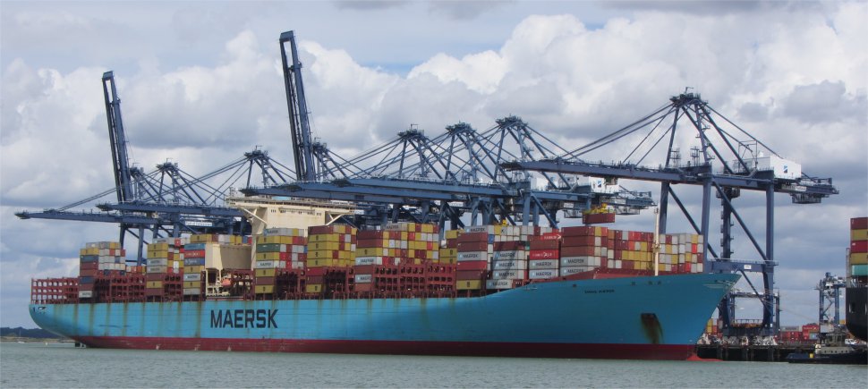 maersk_ship_in_felixstowe