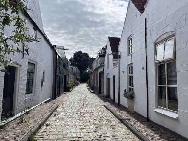 typical_side_street_goes