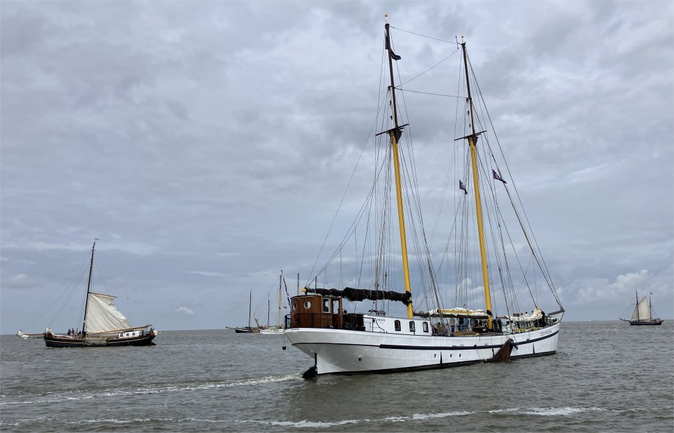 tall_ships_leaving_harlingen