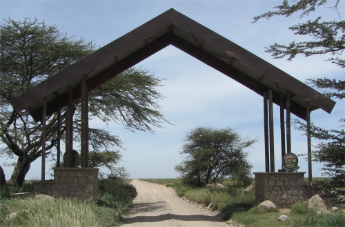 entrance_to_serengeti