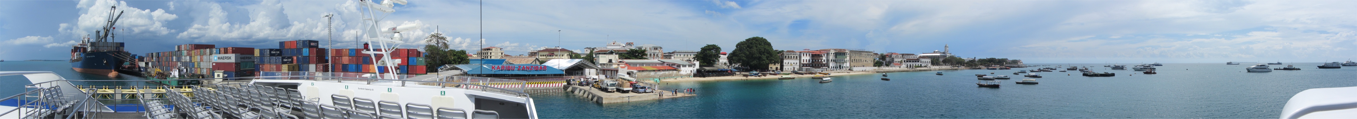 ferry_view_of_stone_town
